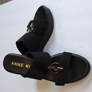 Anne Klein Akhadya Black & Gold Open Toe Wedge Sandals Women's| Size 9